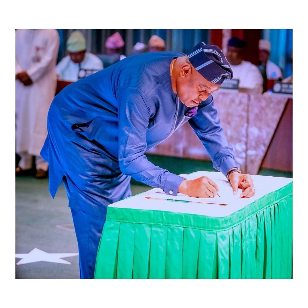 Former Inspector-General of Police, Solomon Arase (retd.), has been sworn in as the new chairman of the Police Service Commission by President Muhammadu Buhari